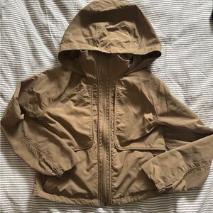 lululemon athletica Womens khaki lightweight utility field running jacket,size 2